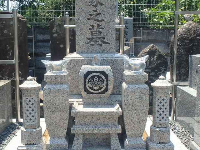 お墓施工例/京都市山科区寺院墓地1－43　日本産万成石使用