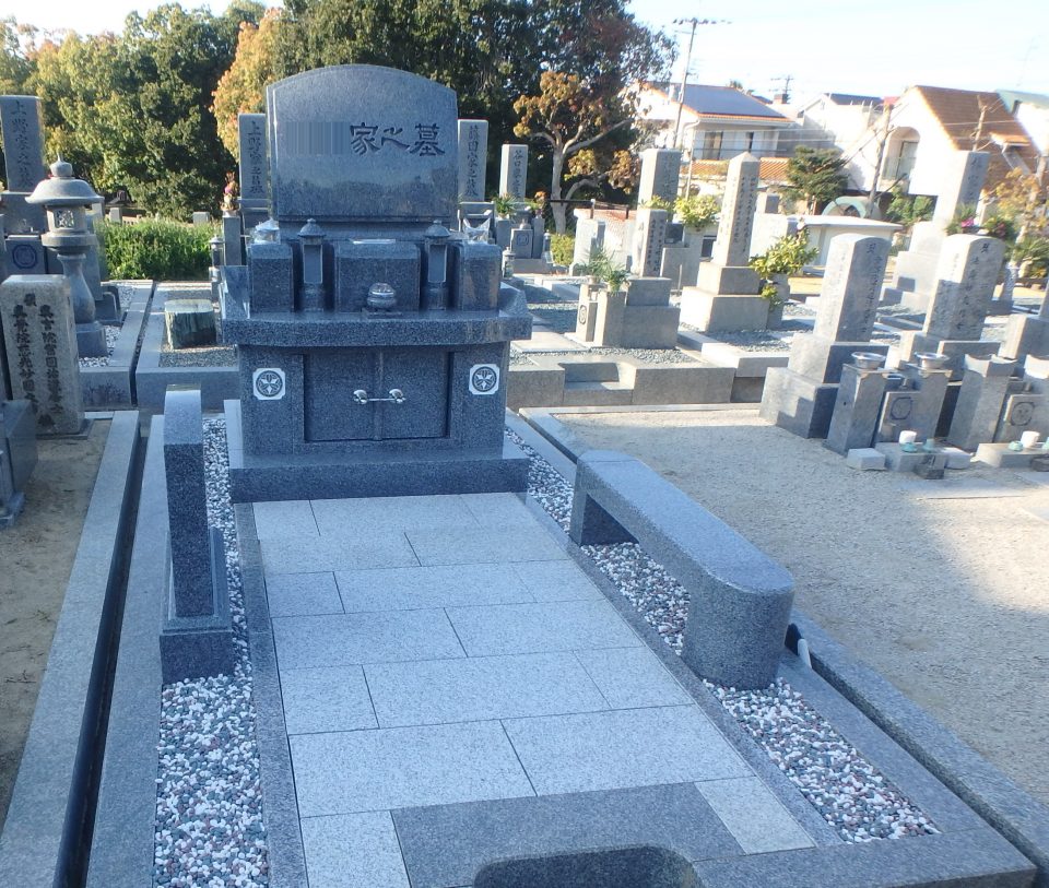 施工例3－44　納骨堂式洋型墓石　黒竜江省産K12Aの詳細画像1