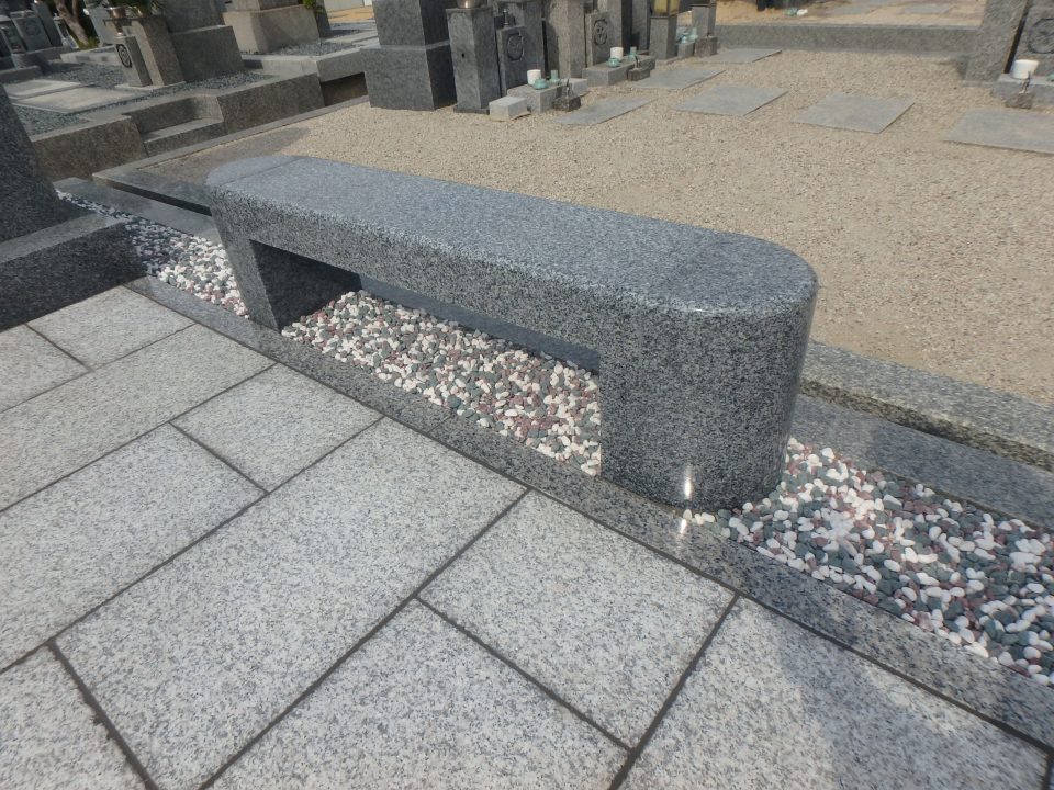 施工例3－44　納骨堂式洋型墓石　黒竜江省産K12Aの詳細画像3