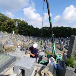 堺市の村墓地にて、お墓の工事です。