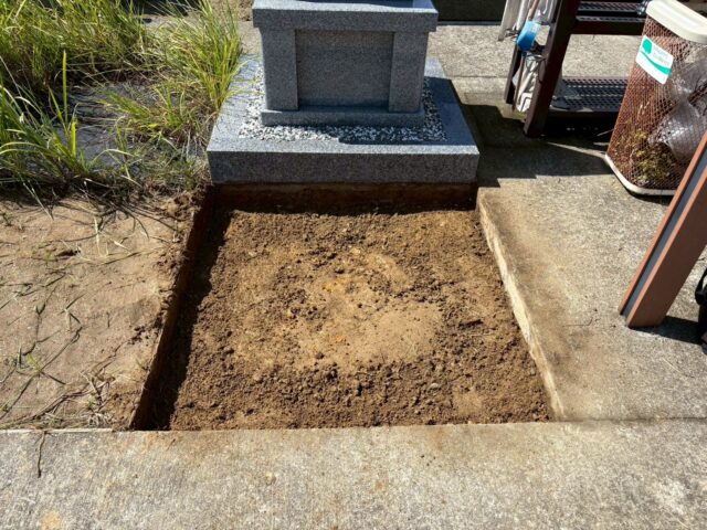 大島石の基礎工事 土の掘削